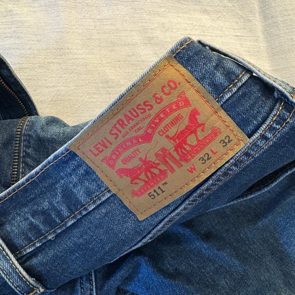 Levi's Men's Blue Jeans waist 32, style 511